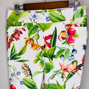 Chico’s Hawaiian Floral Ankle Pants Size 6